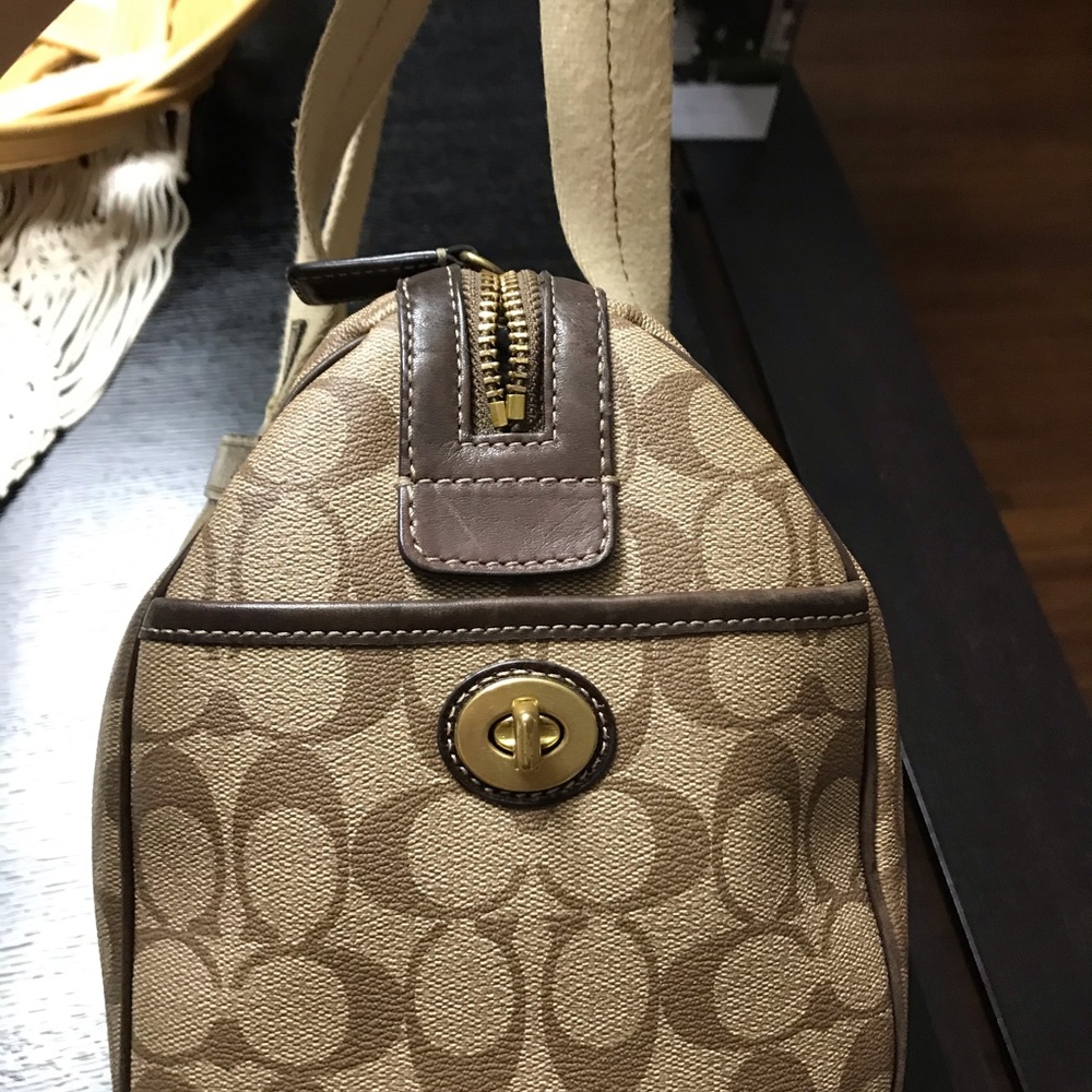 Coach Tote - Picture 4 of 8